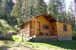 cabin and Lodging near Yellowstone